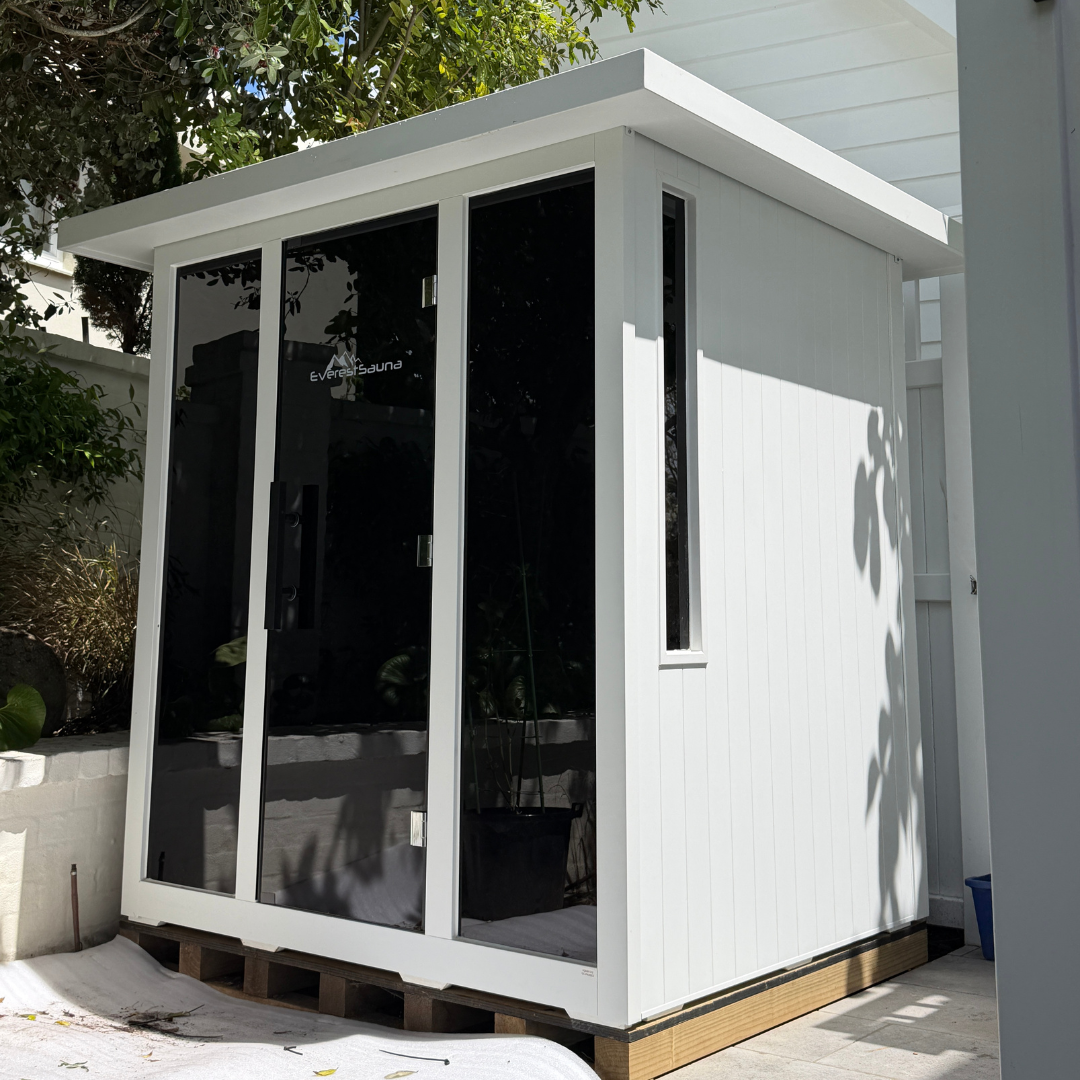 White Onyx Traditional Outdoor Sauna