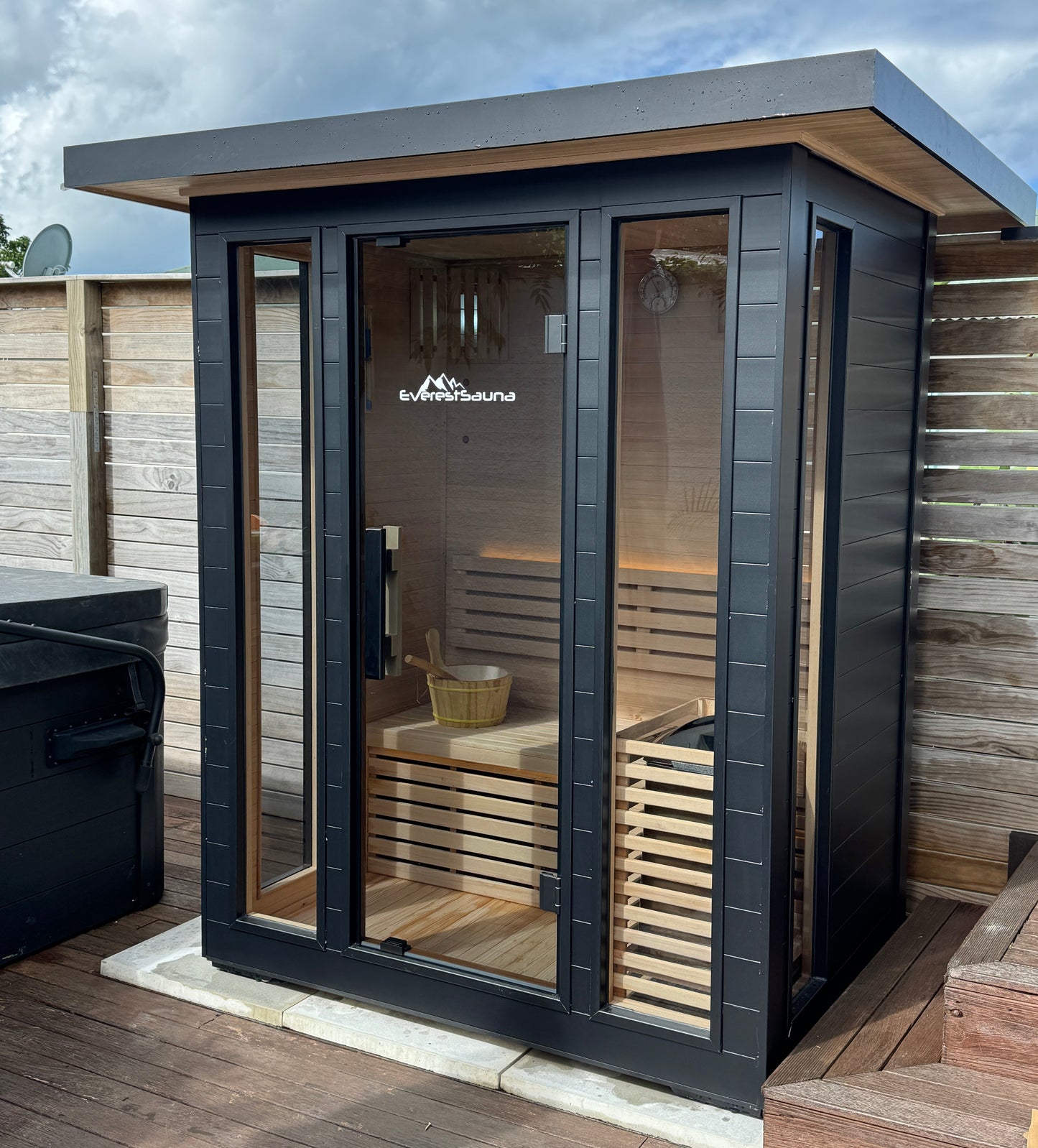 Onyx Traditional Outdoor Sauna